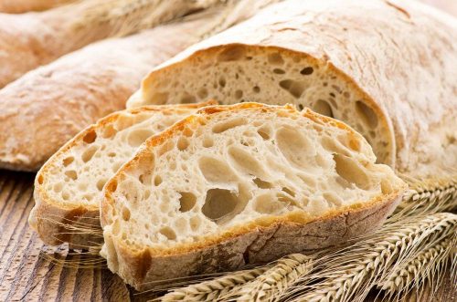 smør Tid sløring Ciabattabrød er et af Italiens bedst kendte brød. Brødet bruges