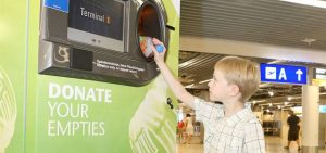 frankfurt lufthavn donerer flasker