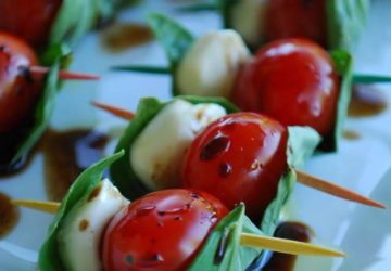 Tomat, mozzarella og basilikum spyd