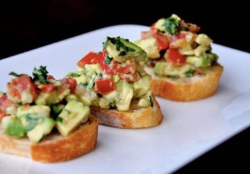 Guacamole bruschetta
