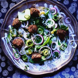 Quinoa frikadeller med grøn salat