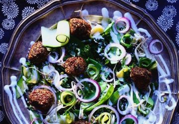 Quinoa frikadeller med grøn salat