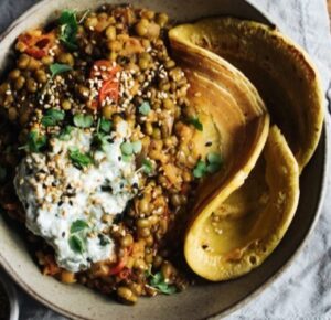 Gryderet med mungbønner & fladbrød